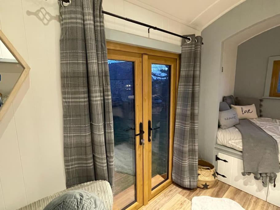 The Hut@Trefechan Wen - Coastal Coziness! Goodwick Exterior foto