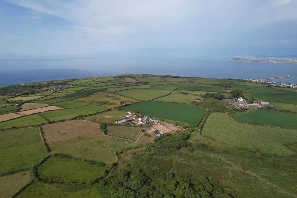 The Hut@Trefechan Wen - Coastal Coziness! Goodwick Exterior foto